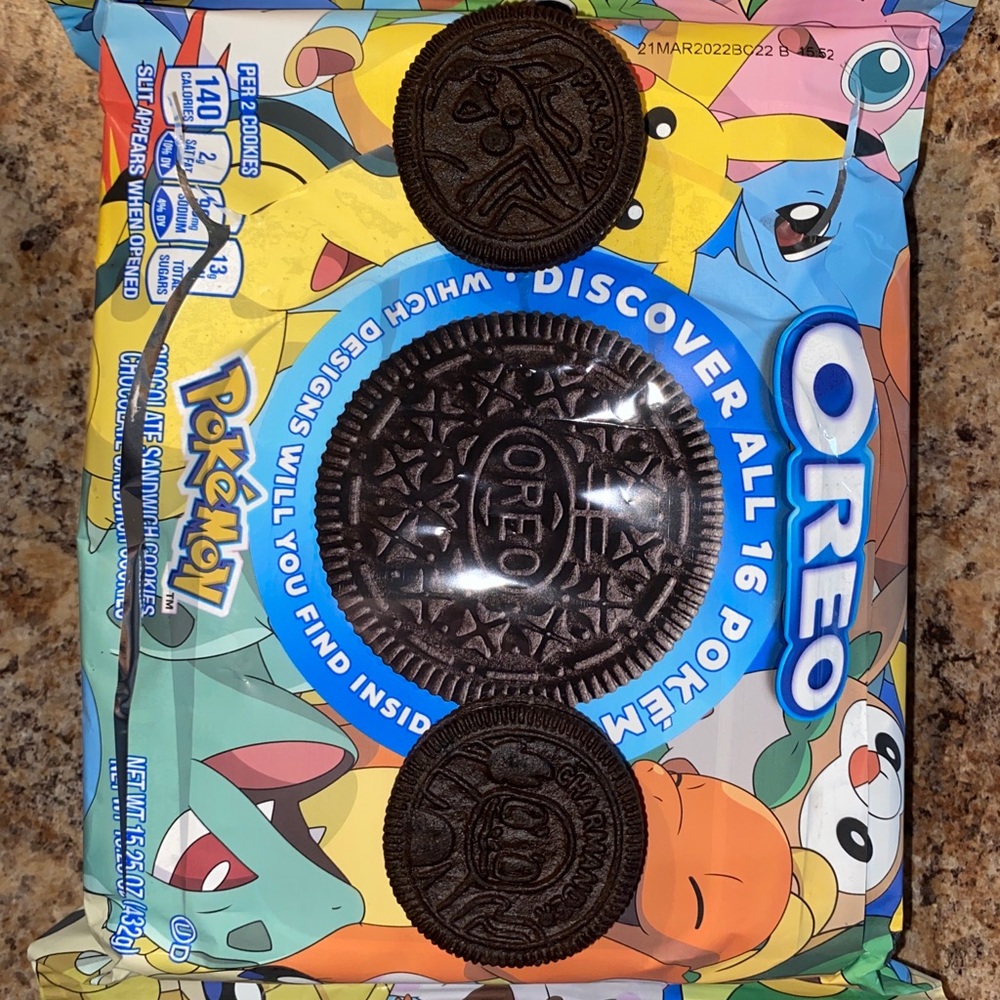 Pokémon Charmander & Pikachu Oreos